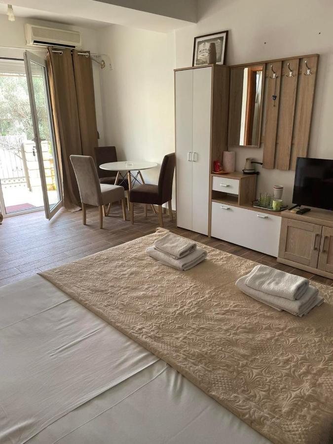 Apartmani Marina Kopitovic Petrovac ภายนอก รูปภาพ