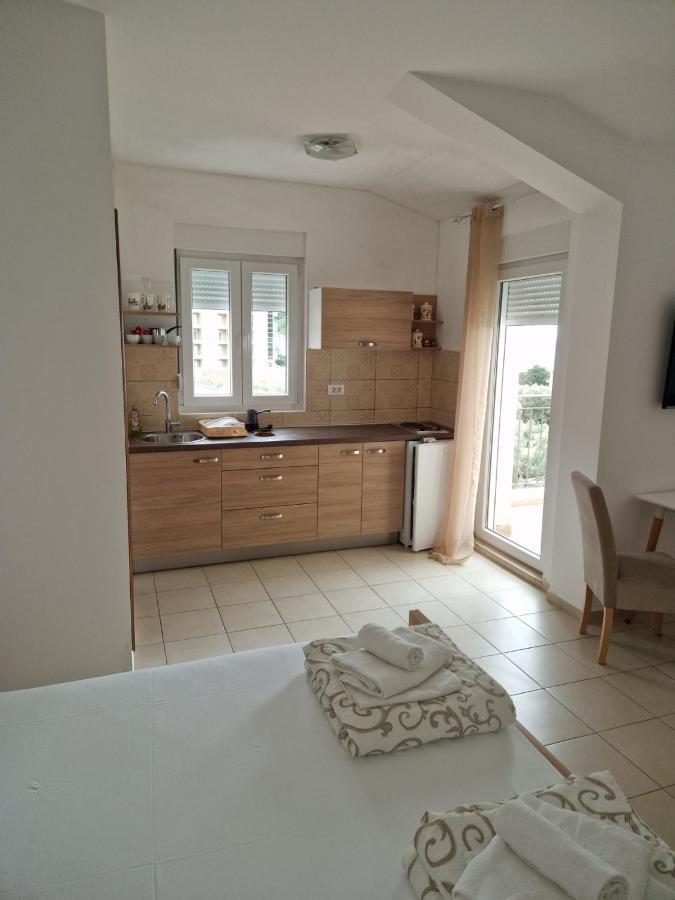 Apartmani Marina Kopitovic Petrovac ภายนอก รูปภาพ