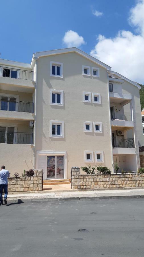 Apartmani Marina Kopitovic Petrovac ภายนอก รูปภาพ