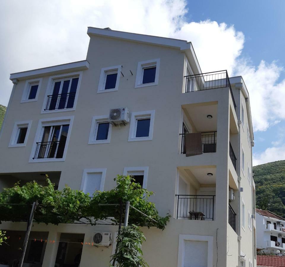 Apartmani Marina Kopitovic Petrovac ภายนอก รูปภาพ