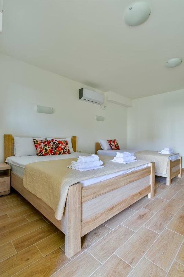 Apartmani Marina Kopitovic Petrovac ภายนอก รูปภาพ