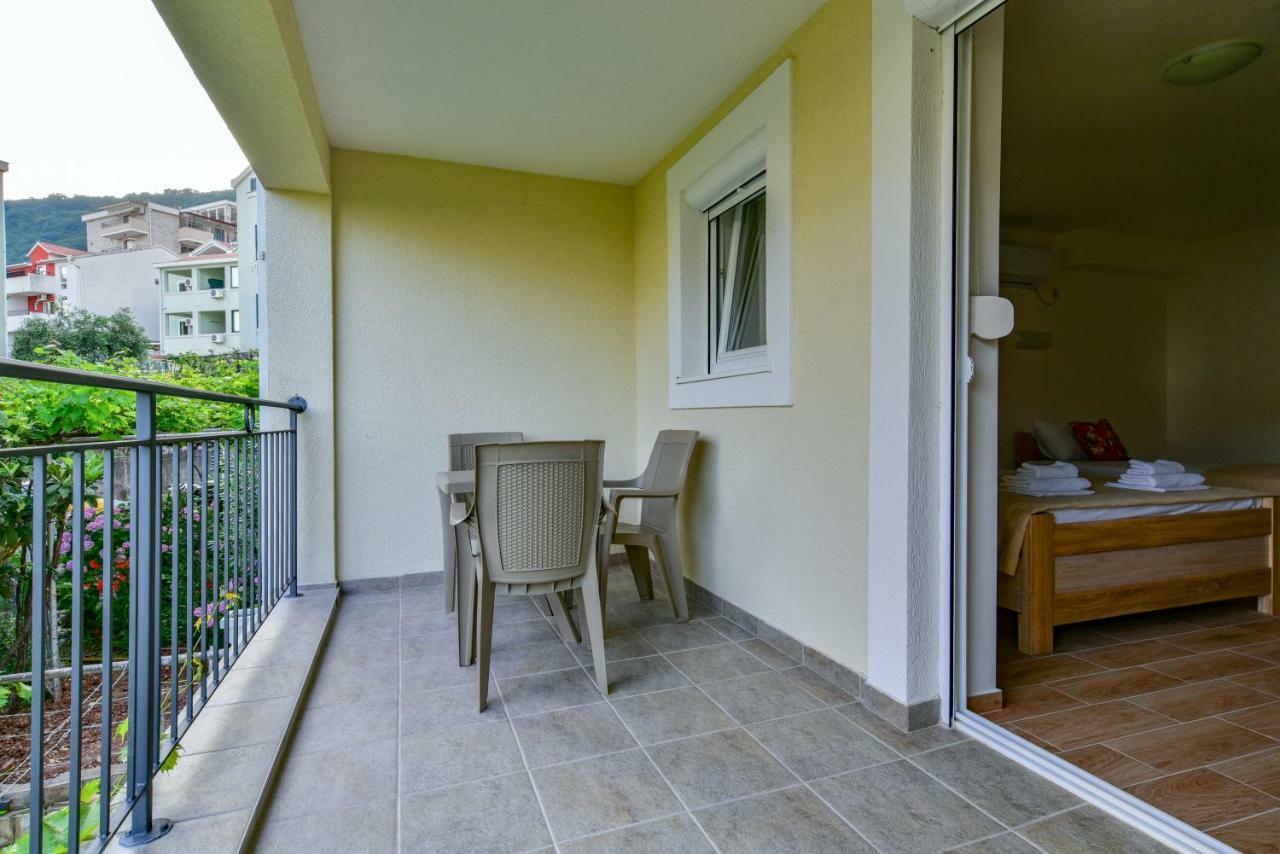 Apartmani Marina Kopitovic Petrovac ภายนอก รูปภาพ