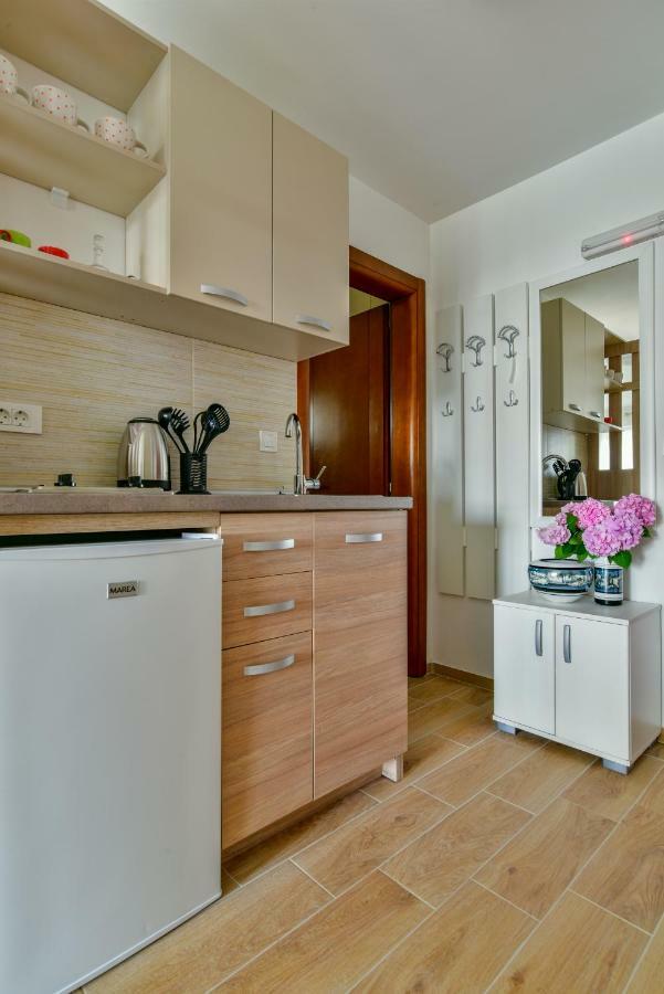 Apartmani Marina Kopitovic Petrovac ภายนอก รูปภาพ