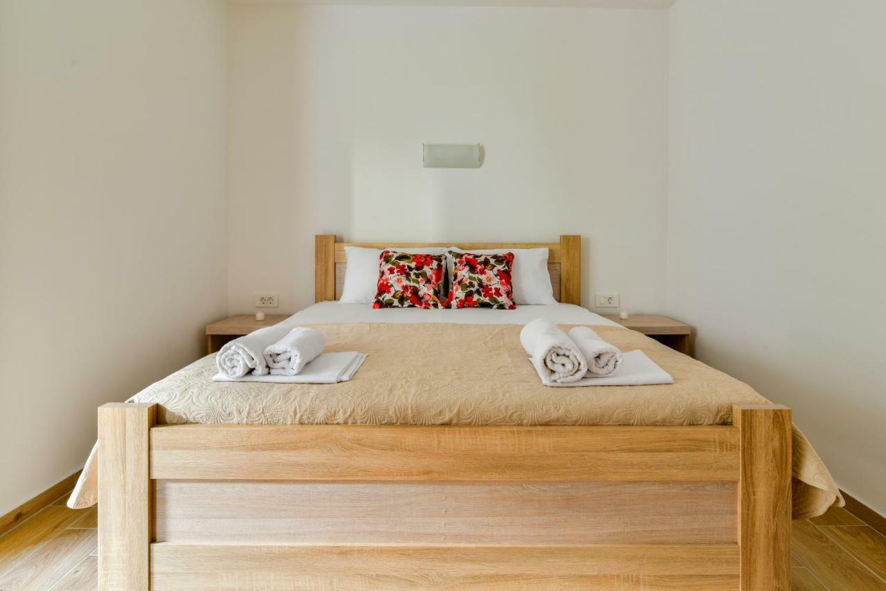 Apartmani Marina Kopitovic Petrovac ภายนอก รูปภาพ