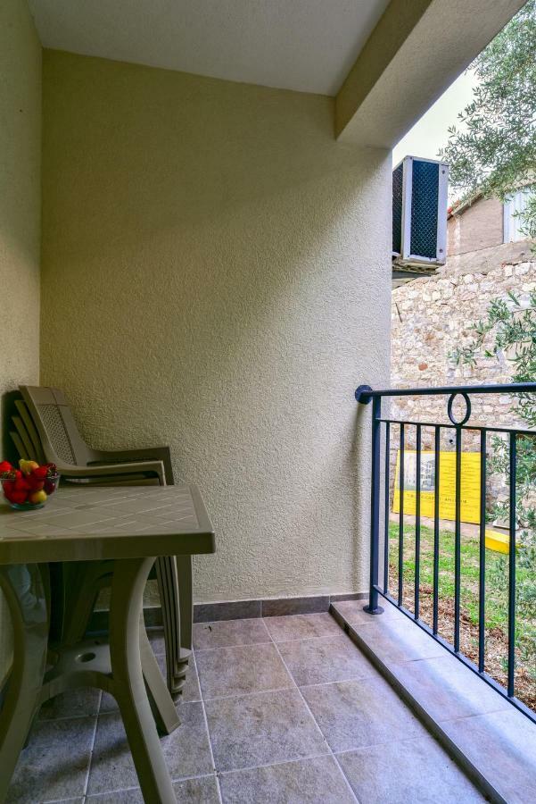 Apartmani Marina Kopitovic Petrovac ภายนอก รูปภาพ