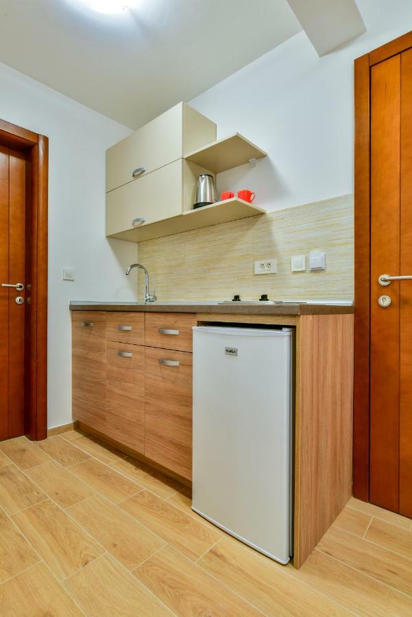 Apartmani Marina Kopitovic Petrovac ภายนอก รูปภาพ